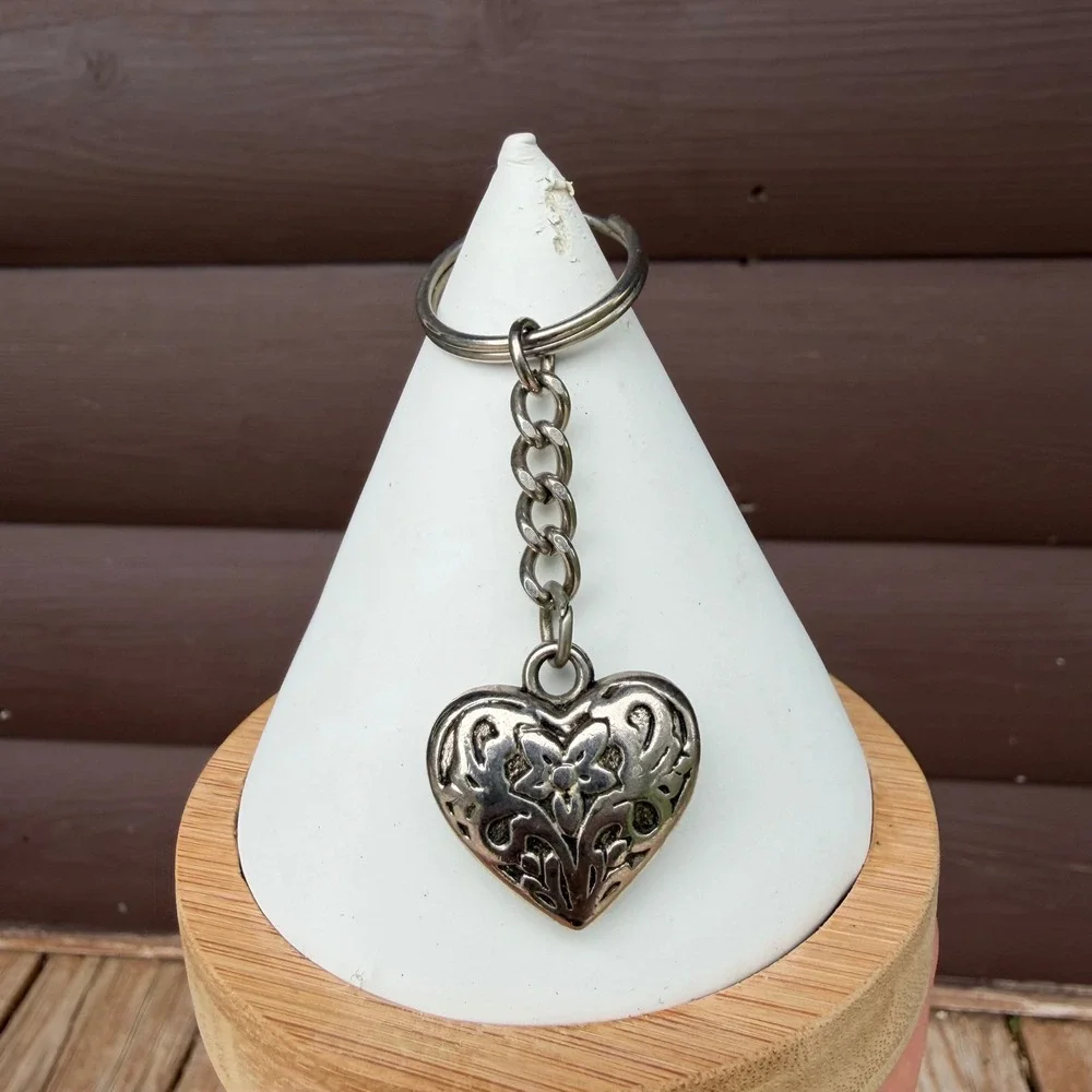 Vintage Style Filigree Puffy Heart Keychain Silver Tone Floral Design Accessory